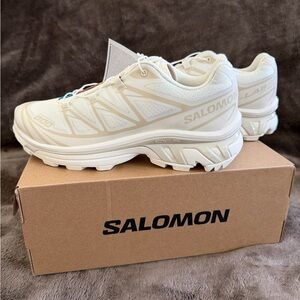 🤍 Brand new! Salomon Cream and White Athletic Shoes